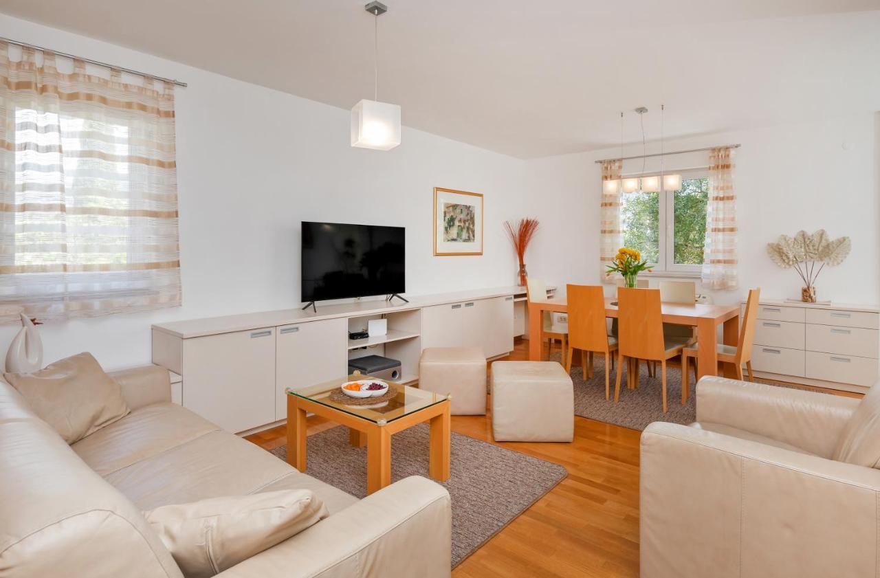 Comfortable Apartment Laura Lapad With Garage 杜布罗夫尼克 外观 照片