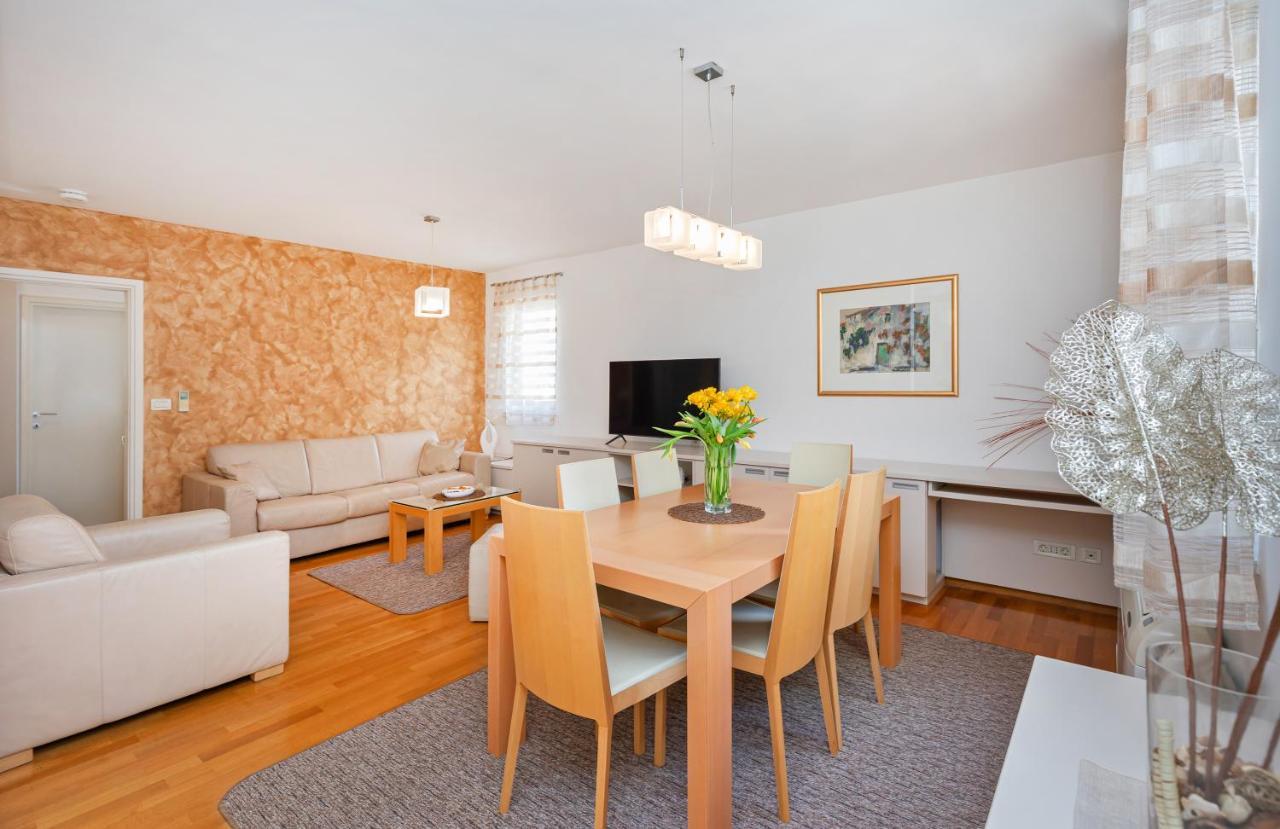 Comfortable Apartment Laura Lapad With Garage 杜布罗夫尼克 外观 照片